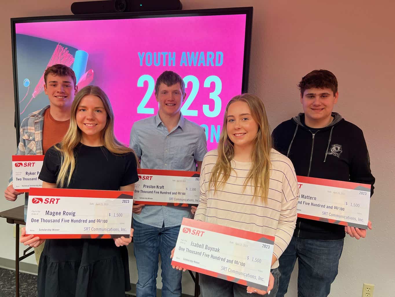 SRT Awards 8,500 to College Scholarship Winners